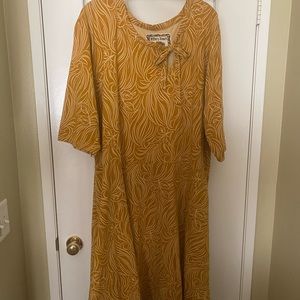 Plus Size: Golden Swirl Dress
